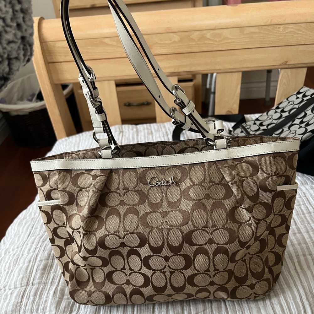 Coach shoulder bag